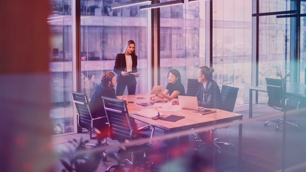 Cómo trabajar en el Metaverso con tu empresa. Características y pasos