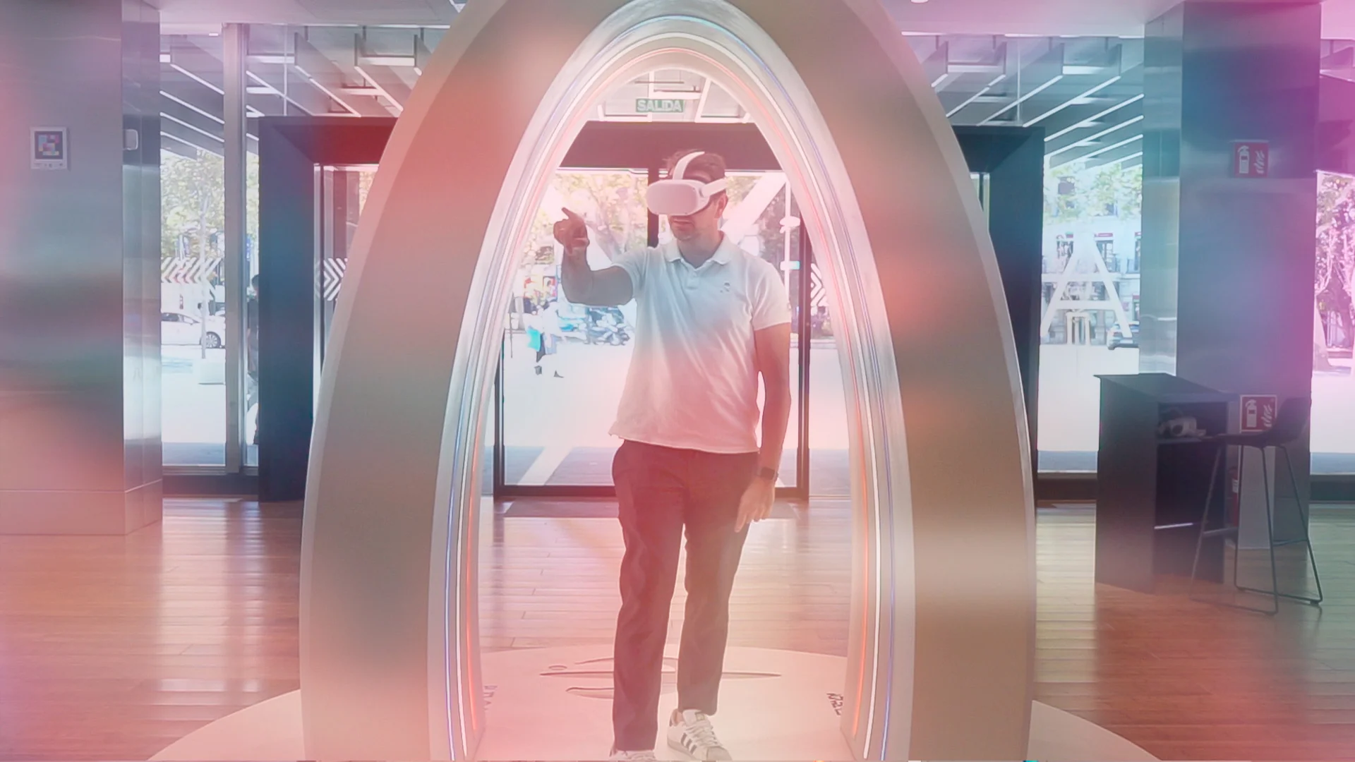 What is the definition of virtual training? Pros & Cons